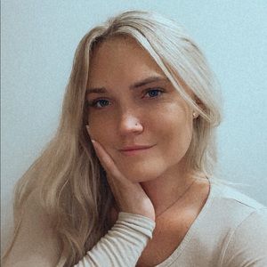 Meet your Posher, Alexis